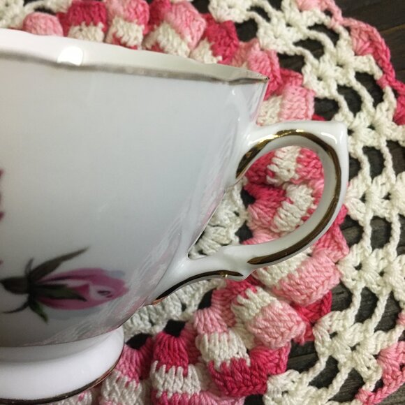 Royal Vale Ridgway Pottery England White Porcelain Rose Teacup & Saucer - Picture 15 of 16